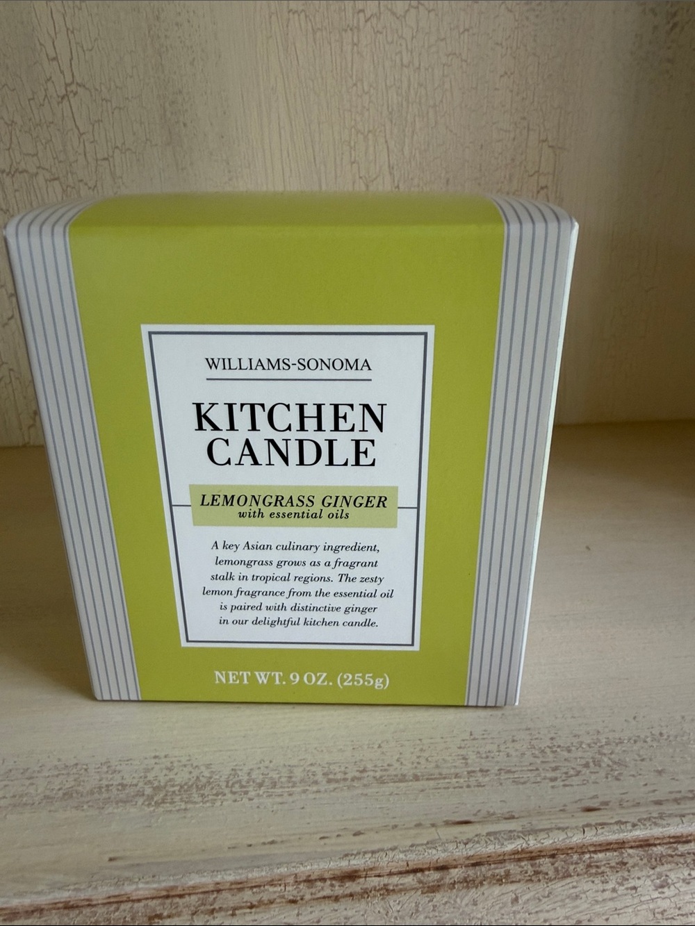 Williams Sonoma Lemongrass Ginger Kitchen Candle - Lime Green